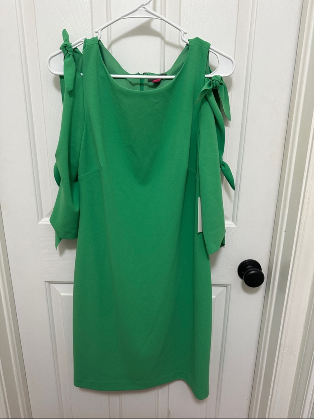 0062 Vince Camuto Green Cold-Shoulder Tie-Sleeve Midi‎ Dress size medium